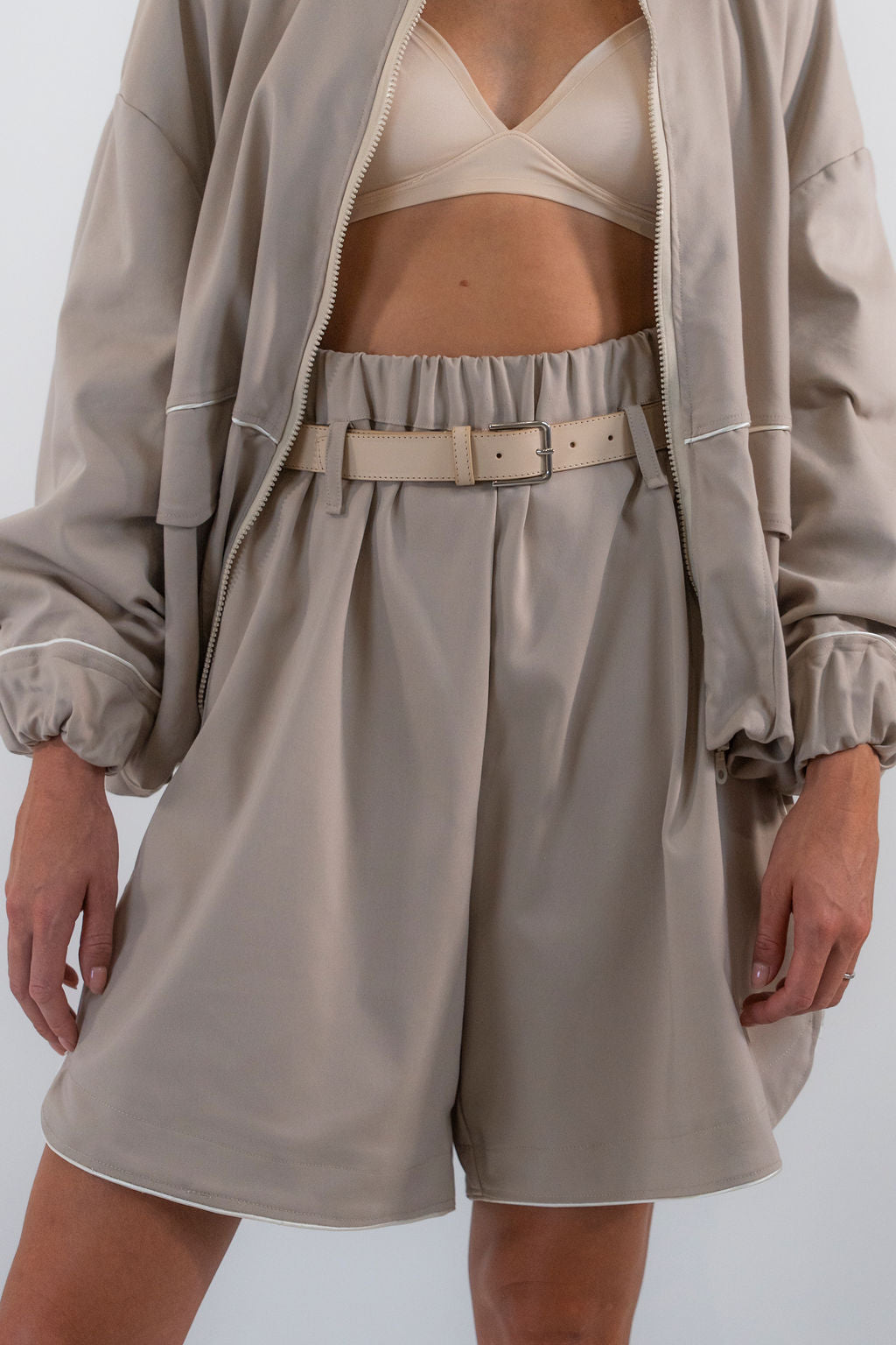 SHORT OYSTER BEIGE
