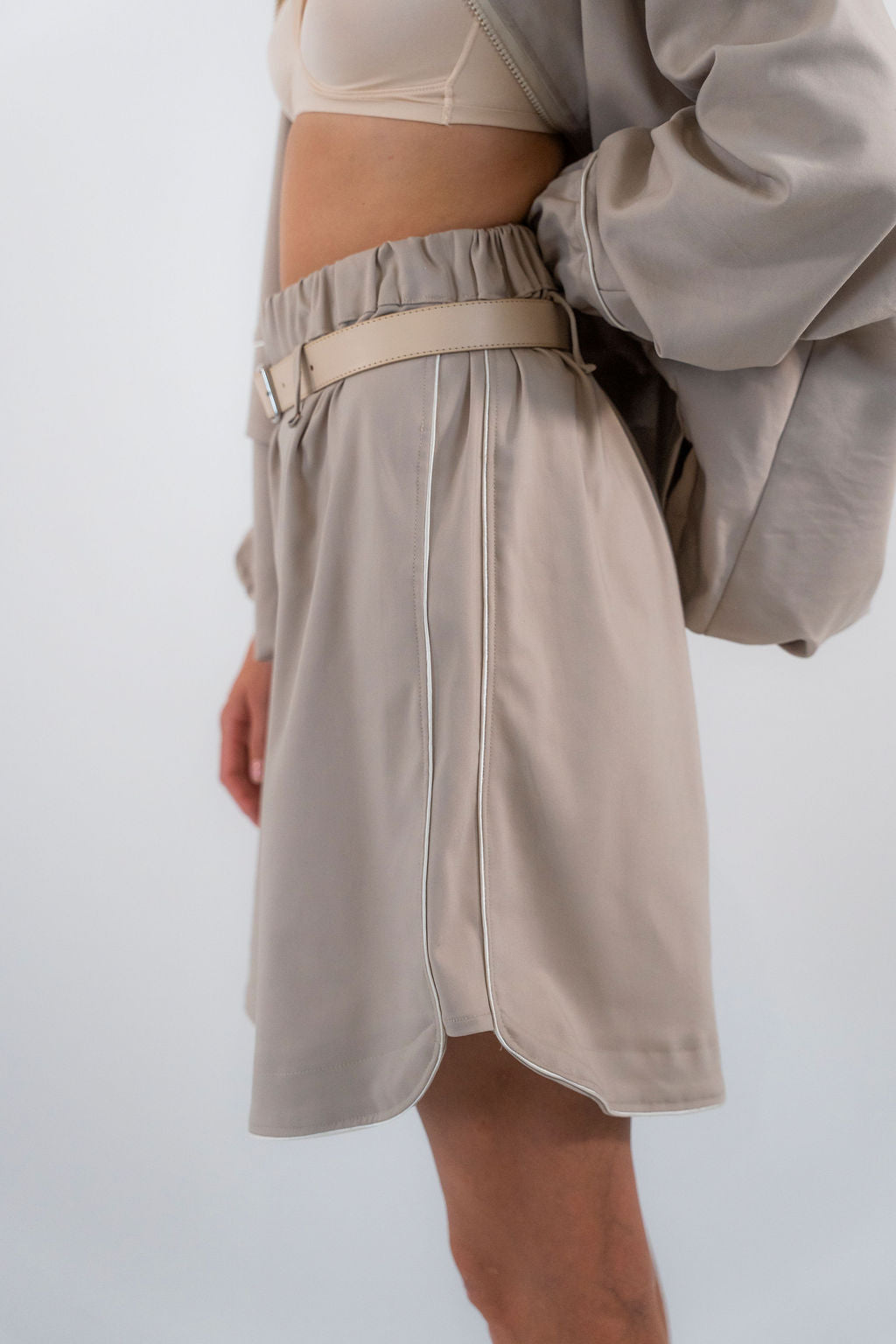 SHORT OYSTER BEIGE